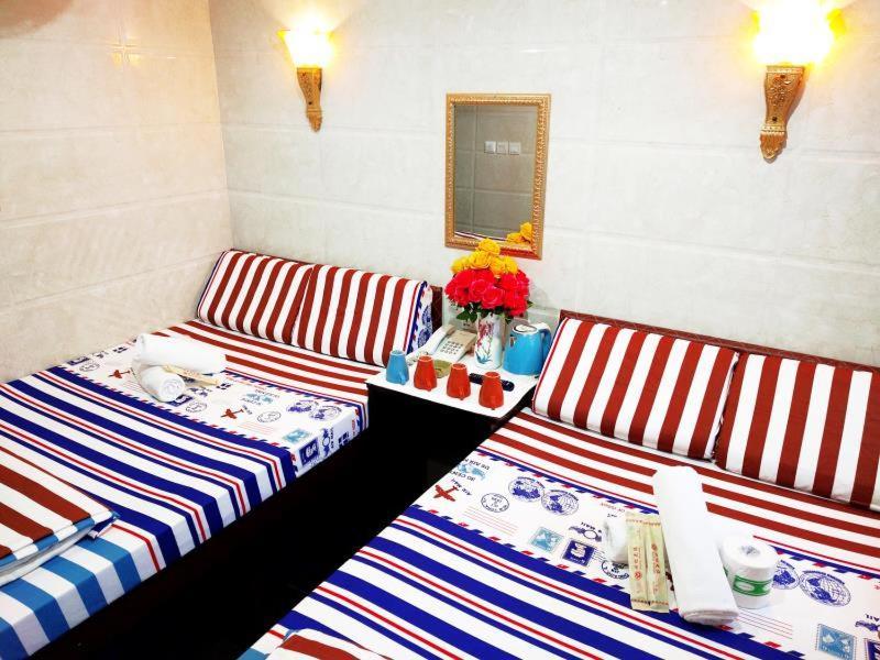 Days Hostel Block D Хонконг Екстериор снимка